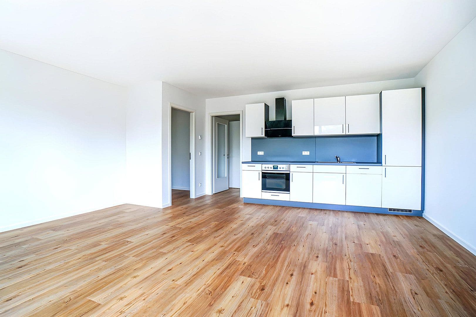 Pronájem bytu 3+1 82 m², Elsa-Neumann-Straße 45, Berlin, Berlín Pronájem bytu 3+1 82 m², Elsa-Neumann-Straße 45, Berlin, Berlín
