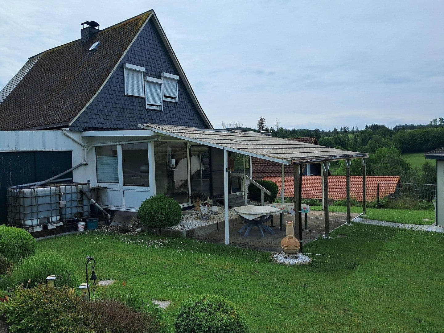 Prodej domu 115 m², pozemek 1.065 m², Bad Laasphe, Severní Porýní-Vestfálsko Prodej domu 115 m², pozemek 1.065 m², Bad Laasphe, Severní Porýní-Vestfálsko