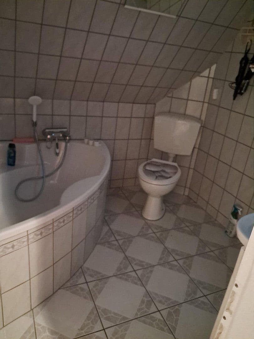 Prodej domu 115 m², pozemek 1.065 m², Bad Laasphe, Severní Porýní-Vestfálsko Prodej domu 115 m², pozemek 1.065 m², Bad Laasphe, Severní Porýní-Vestfálsko