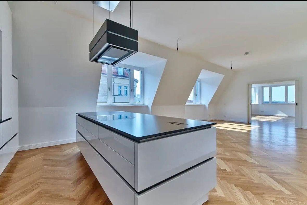 Prodej bytu 5+1 229 m², Berlin, Berlín Prodej bytu 5+1 229 m², Berlin, Berlín