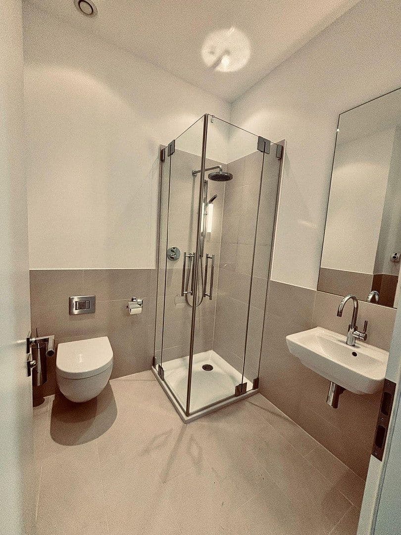 Prodej bytu 5+1 229 m², Berlin, Berlín Prodej bytu 5+1 229 m², Berlin, Berlín