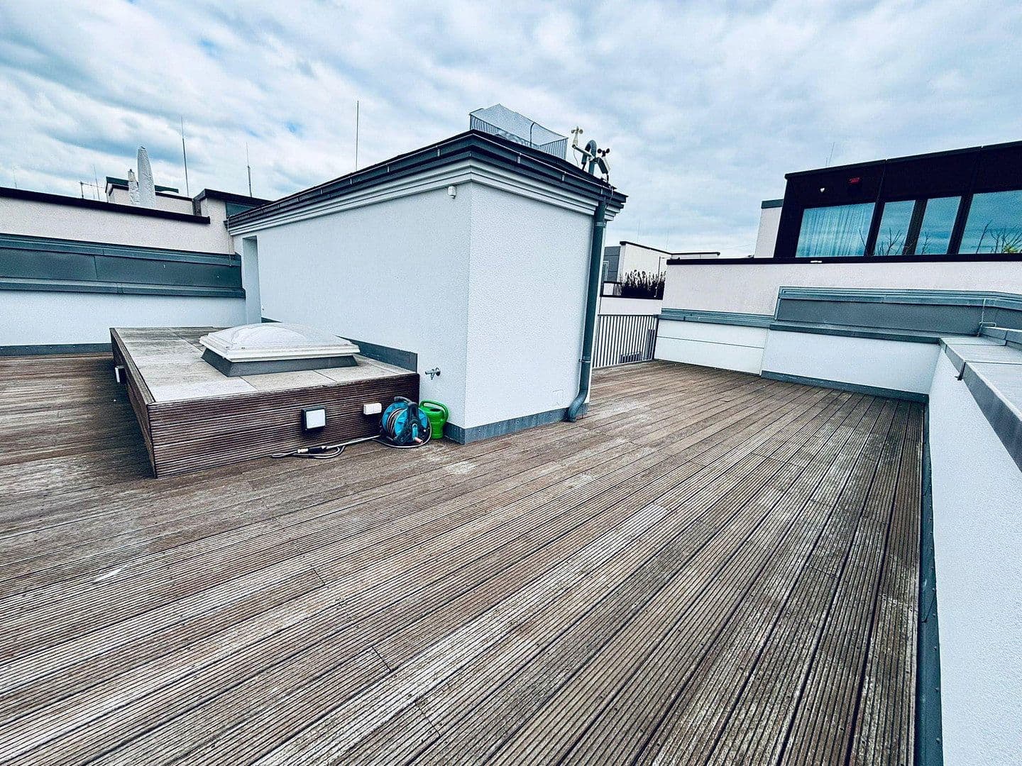 Prodej bytu 5+1 229 m², Berlin, Berlín Prodej bytu 5+1 229 m², Berlin, Berlín