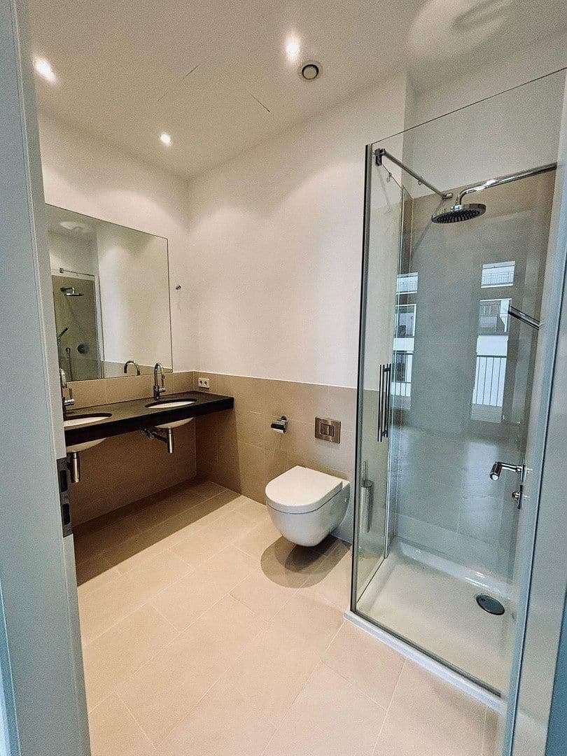 Prodej bytu 5+1 229 m², Berlin, Berlín Prodej bytu 5+1 229 m², Berlin, Berlín