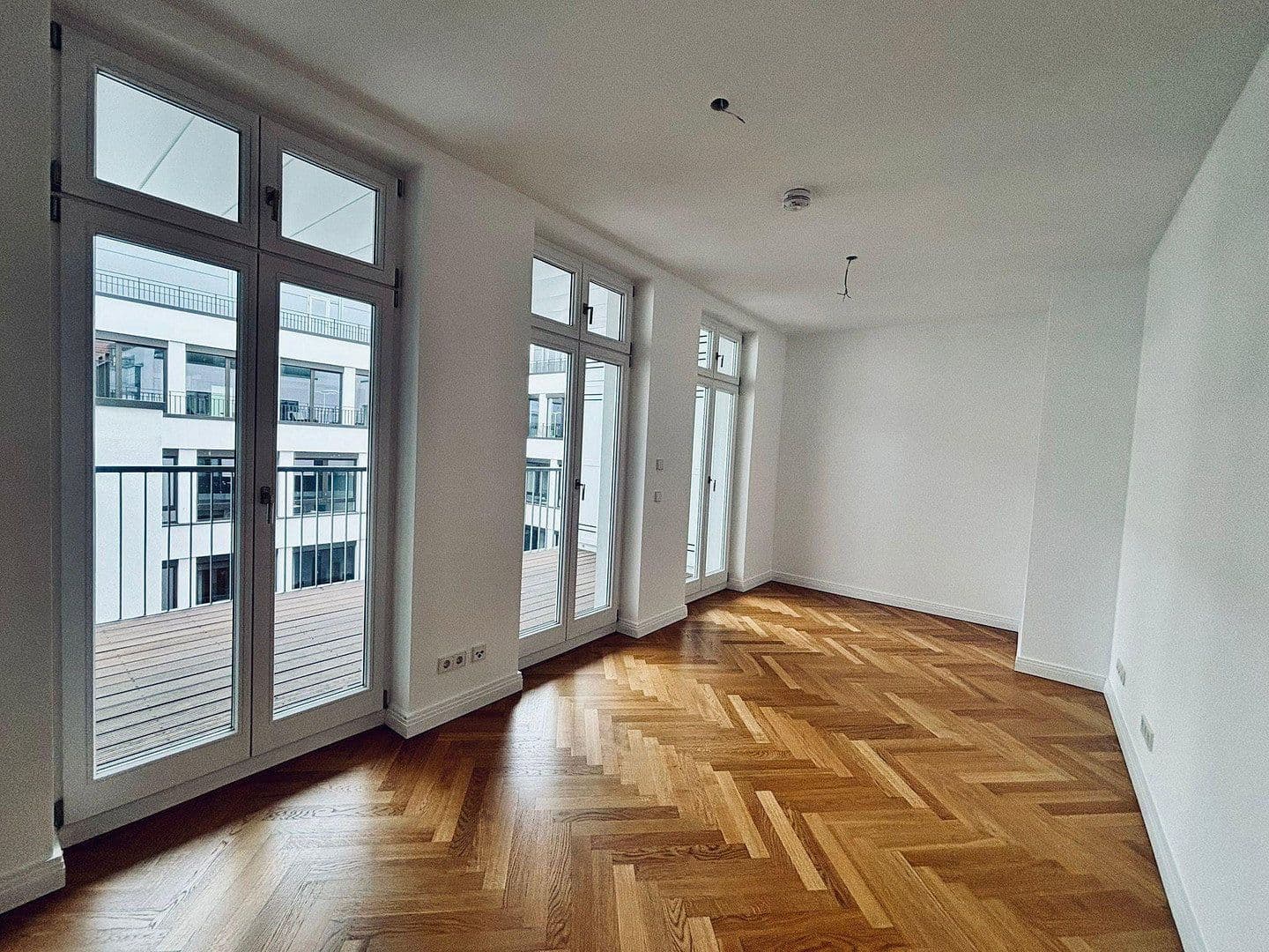 Prodej bytu 5+1 229 m², Berlin, Berlín Prodej bytu 5+1 229 m², Berlin, Berlín