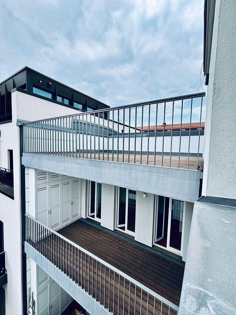 Prodej bytu 5+1 229 m², Berlin, Berlín Prodej bytu 5+1 229 m², Berlin, Berlín