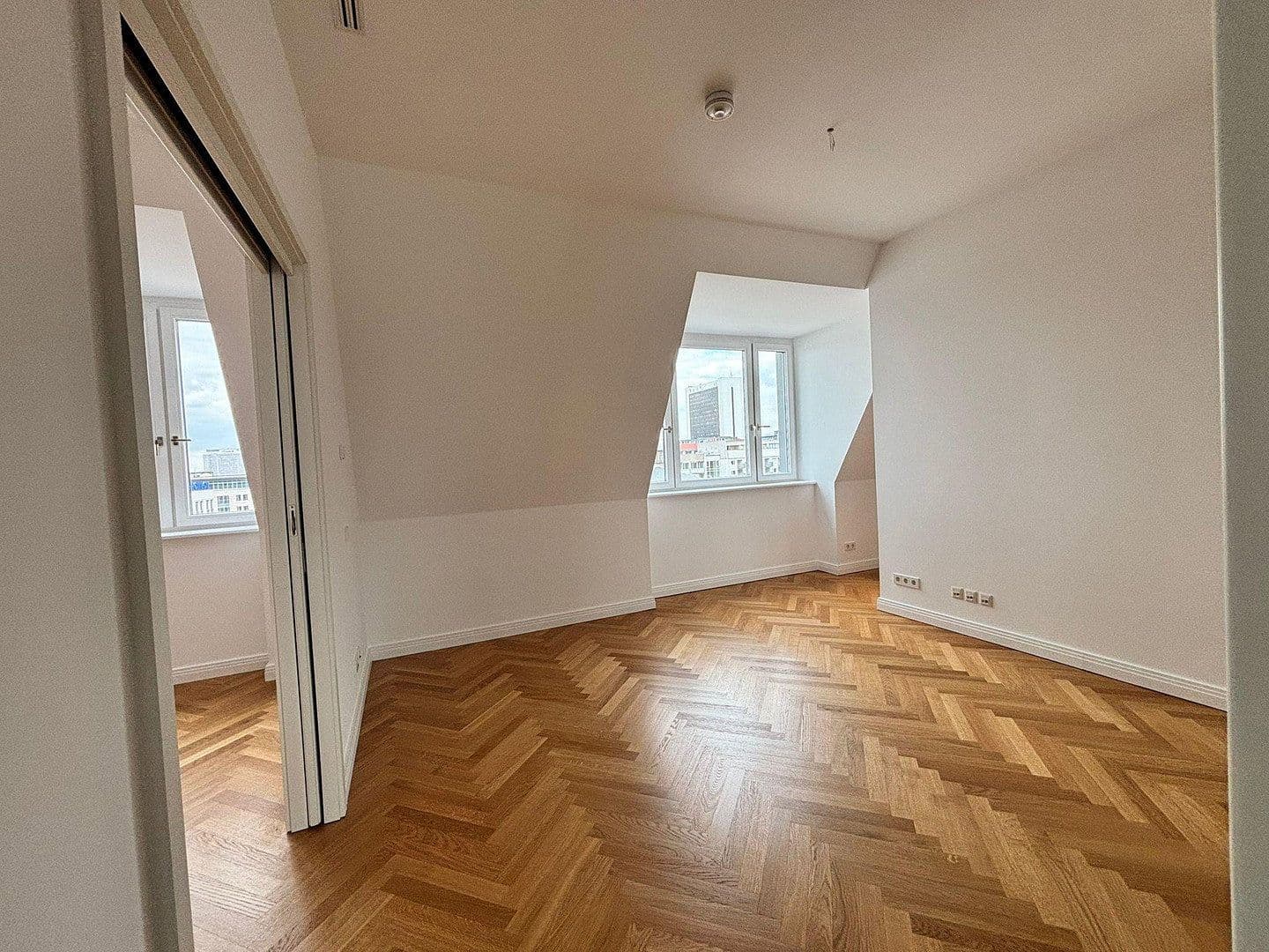 Prodej bytu 5+1 229 m², Berlin, Berlín Prodej bytu 5+1 229 m², Berlin, Berlín