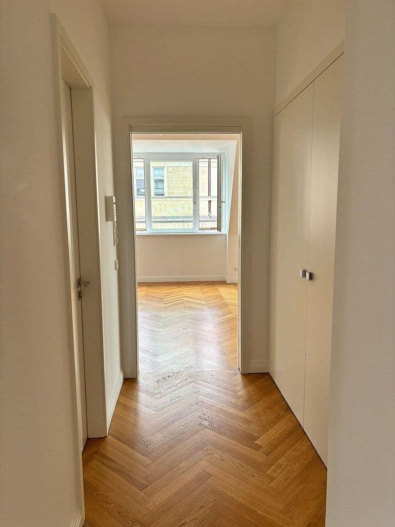 Prodej bytu 5+1 229 m², Berlin, Berlín Prodej bytu 5+1 229 m², Berlin, Berlín