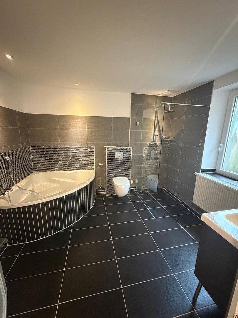 Prodej domu 220 m², pozemek 198 m², Theodor-Frings-Allee 7, Viersen, Severní Porýní-Vestfálsko Prodej domu 220 m², pozemek 198 m², Theodor-Frings-Allee 7, Viersen, Severní Porýní-Vestfálsko