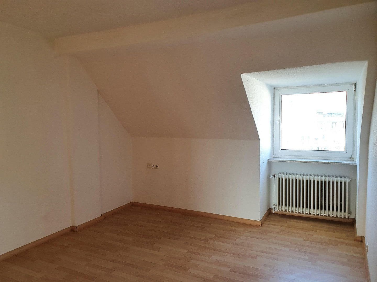 Prodej bytu 3+1 77 m², Huttropstr. 52, Essen, Severní Porýní-Vestfálsko Prodej bytu 3+1 77 m², Huttropstr. 52, Essen, Severní Porýní-Vestfálsko