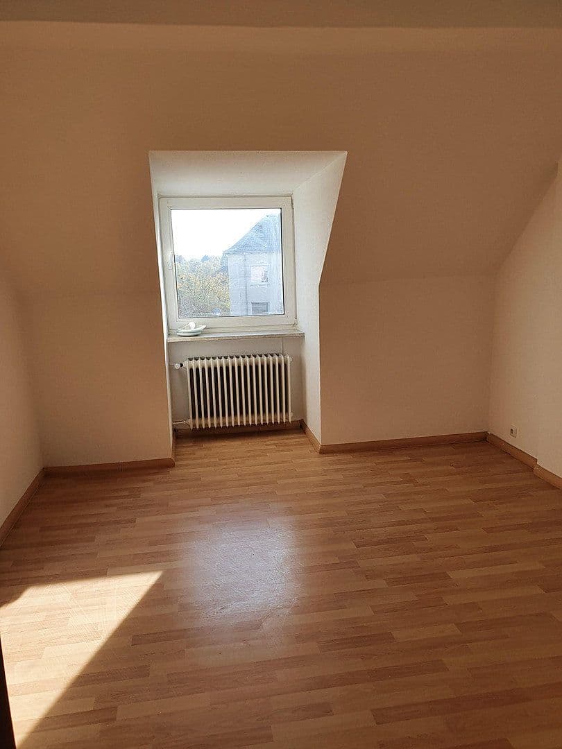 Prodej bytu 3+1 77 m², Huttropstr. 52, Essen, Severní Porýní-Vestfálsko Prodej bytu 3+1 77 m², Huttropstr. 52, Essen, Severní Porýní-Vestfálsko