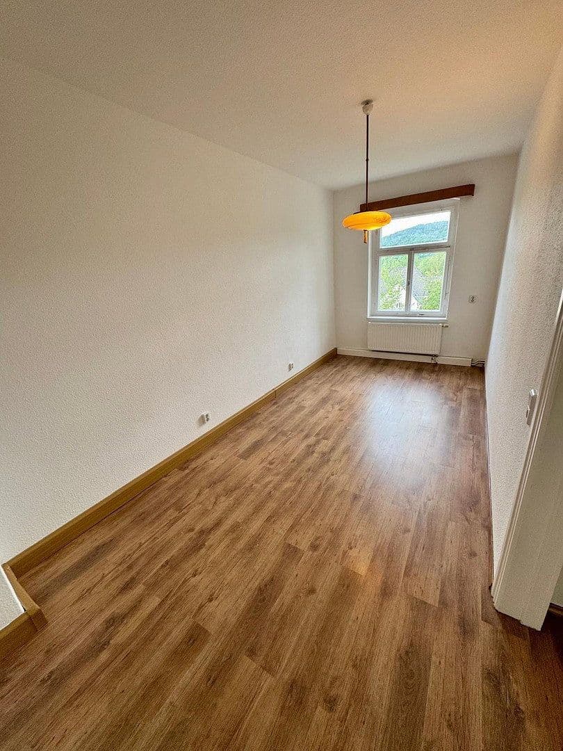 Pronájem bytu 2+kk 70 m², Schwarzenberger Str. 75, Aue-Bad Schlema, Sasko Pronájem bytu 2+kk 70 m², Schwarzenberger Str. 75, Aue-Bad Schlema, Sasko