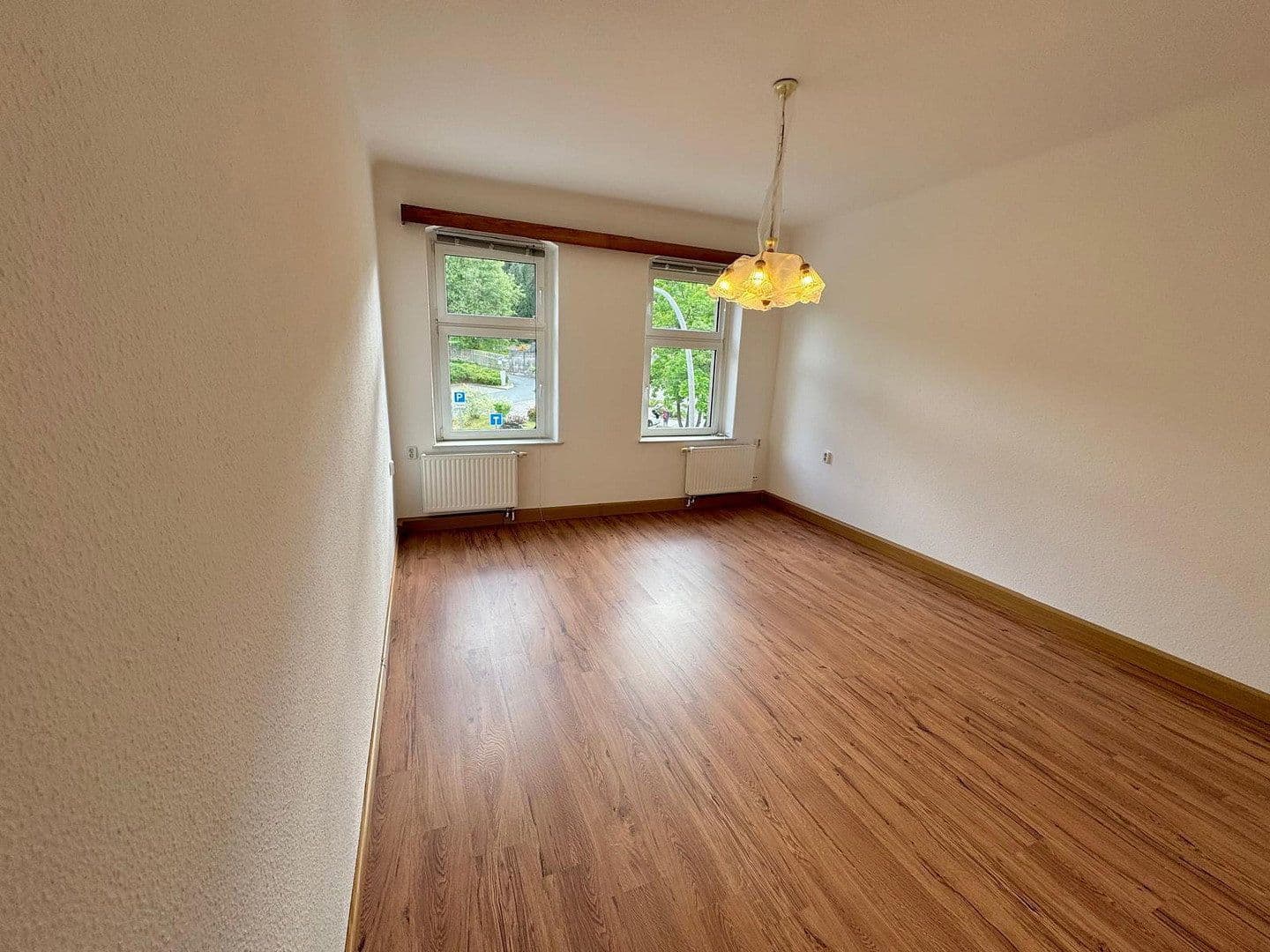 Pronájem bytu 2+kk 70 m², Schwarzenberger Str. 75, Aue-Bad Schlema, Sasko Pronájem bytu 2+kk 70 m², Schwarzenberger Str. 75, Aue-Bad Schlema, Sasko