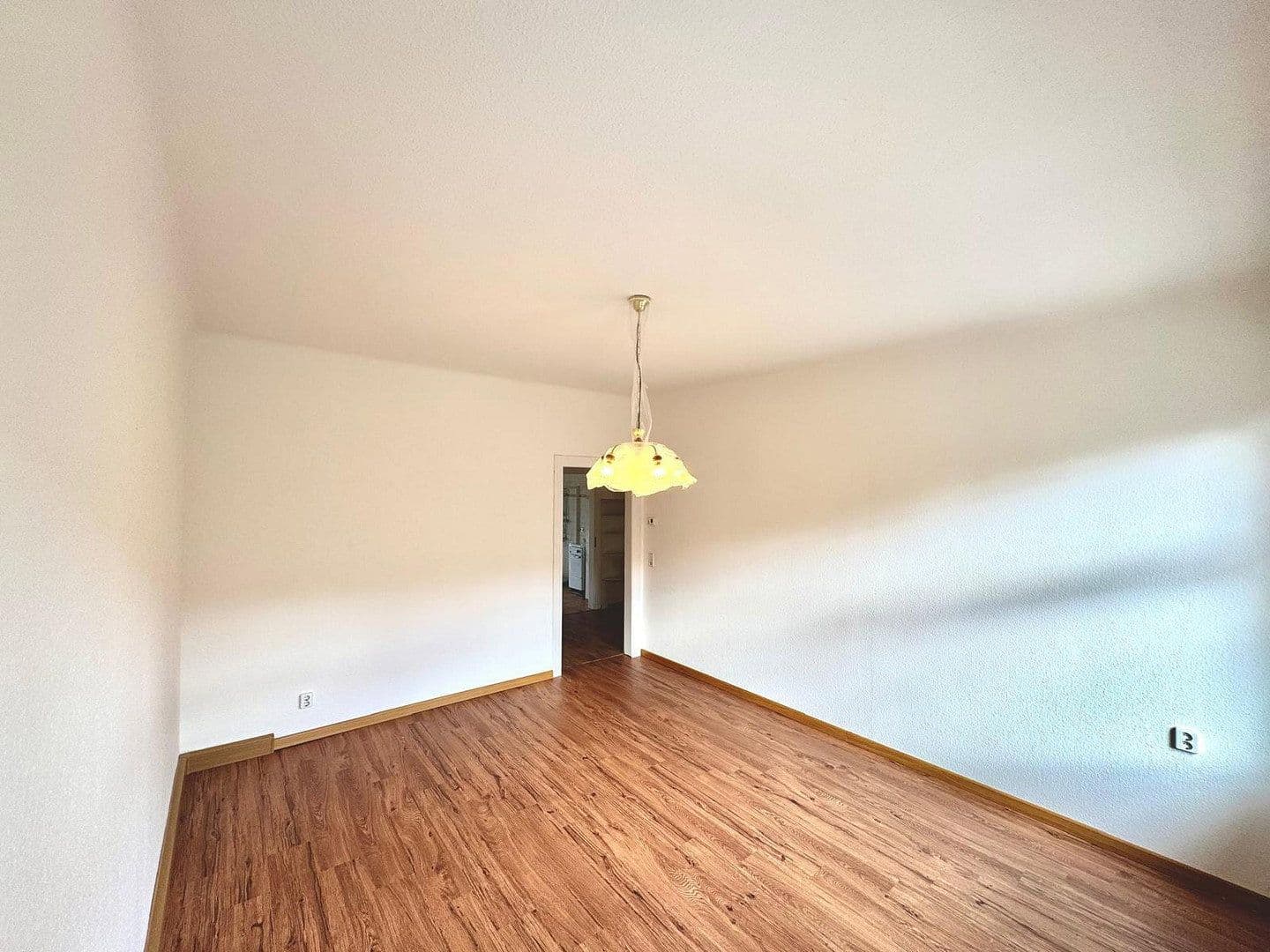 Pronájem bytu 2+kk 70 m², Schwarzenberger Str. 75, Aue-Bad Schlema, Sasko Pronájem bytu 2+kk 70 m², Schwarzenberger Str. 75, Aue-Bad Schlema, Sasko