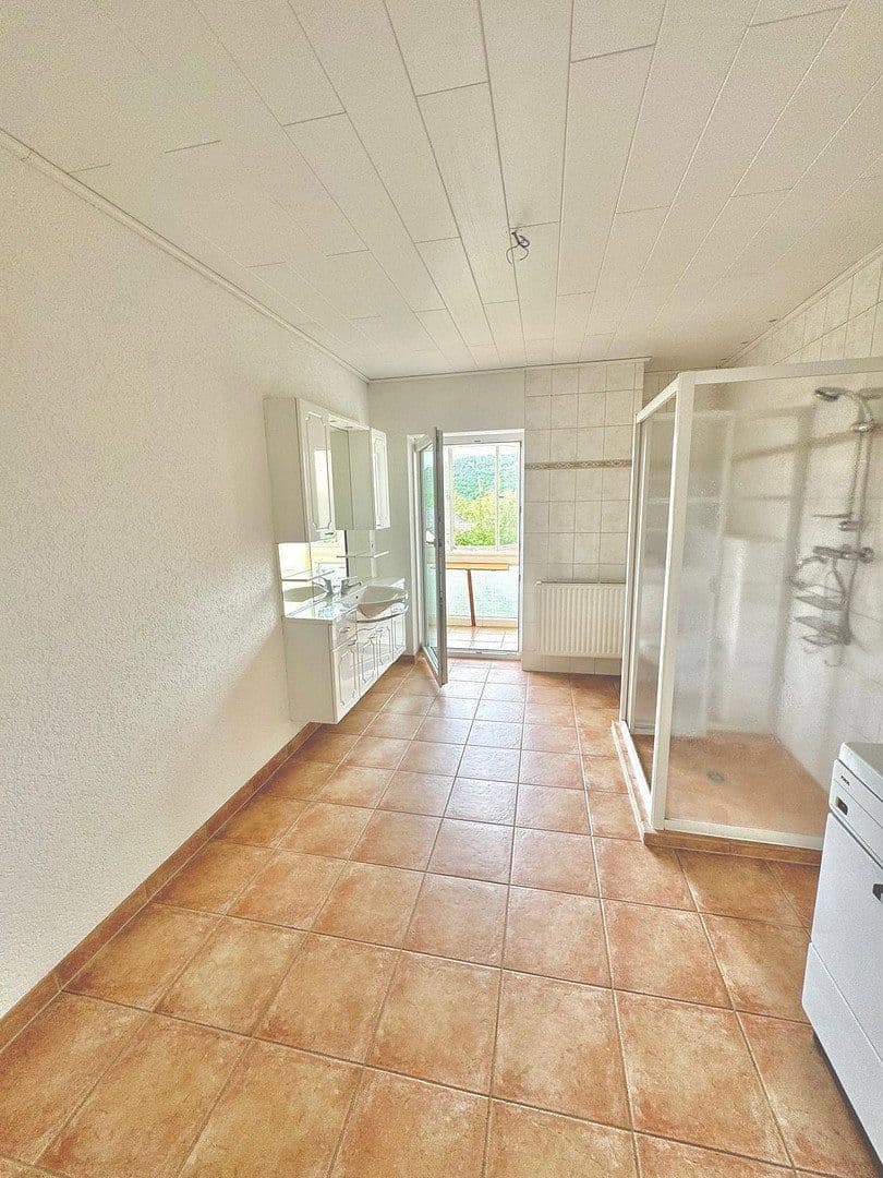 Pronájem bytu 2+kk 70 m², Schwarzenberger Str. 75, Aue-Bad Schlema, Sasko Pronájem bytu 2+kk 70 m², Schwarzenberger Str. 75, Aue-Bad Schlema, Sasko
