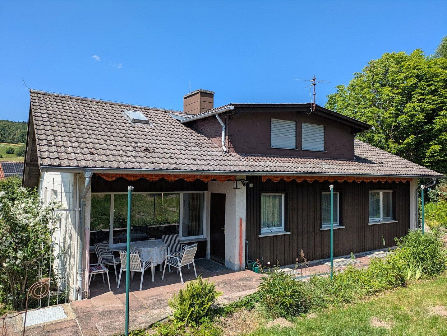 Prodej domu 160 m², pozemek 1.139 m², Hilders, Hessen Prodej domu 160 m², pozemek 1.139 m², Hilders, Hessen
