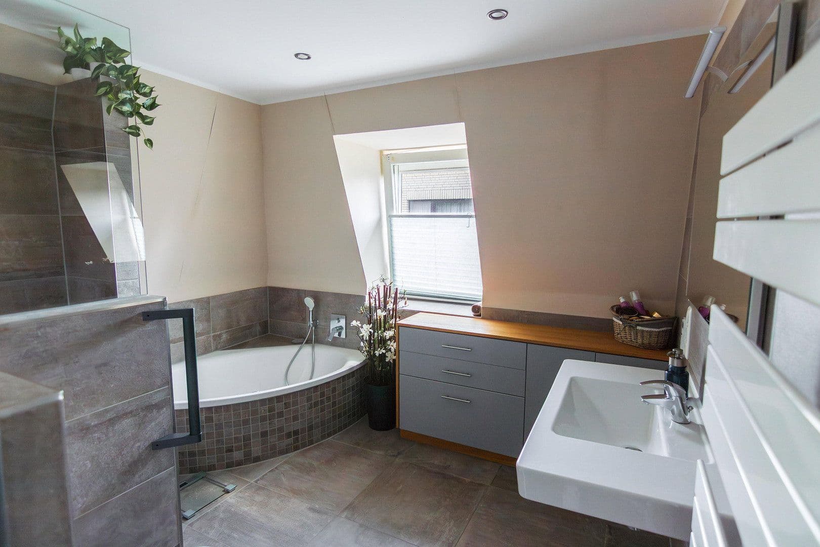 Prodej domu 133 m², pozemek 1.061 m², Grabau, Šlesvicko-Holštýnsko Prodej domu 133 m², pozemek 1.061 m², Grabau, Šlesvicko-Holštýnsko
