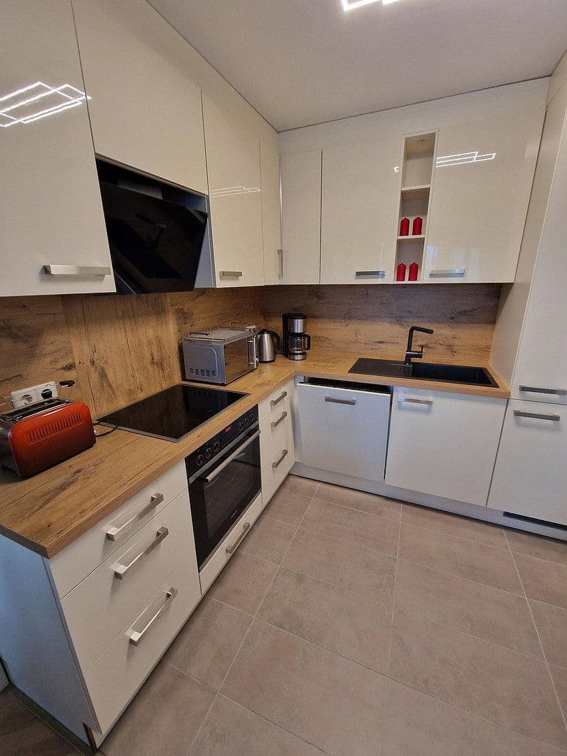 Prodej bytu 2+1 50 m², Edelweißstraße 24, Berlin, Berlín Prodej bytu 2+1 50 m², Edelweißstraße 24, Berlin, Berlín