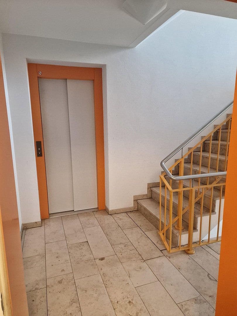 Prodej bytu 2+1 50 m², Edelweißstraße 24, Berlin, Berlín Prodej bytu 2+1 50 m², Edelweißstraße 24, Berlin, Berlín