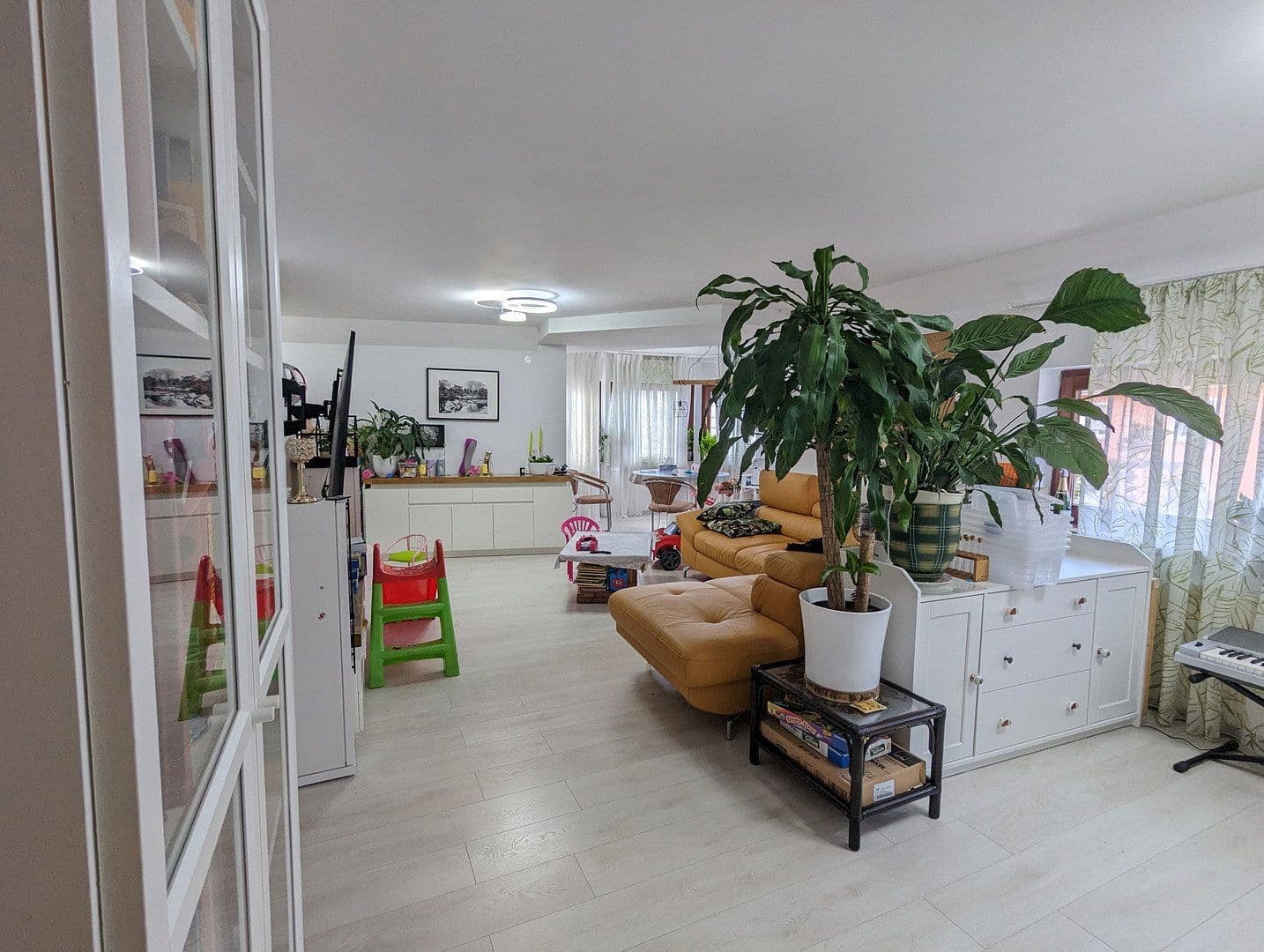 Pronájem bytu 4+1 145 m², Kriegstr., Pforzheim, Bádensko-Württembersko Pronájem bytu 4+1 145 m², Kriegstr., Pforzheim, Bádensko-Württembersko