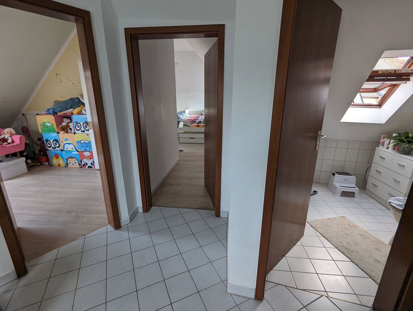 Pronájem bytu 4+1 145 m², Kriegstr., Pforzheim, Bádensko-Württembersko Pronájem bytu 4+1 145 m², Kriegstr., Pforzheim, Bádensko-Württembersko