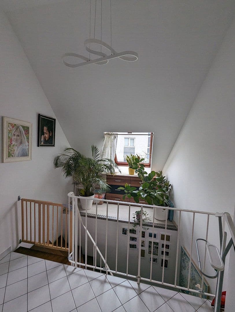 Pronájem bytu 4+1 145 m², Kriegstr., Pforzheim, Bádensko-Württembersko Pronájem bytu 4+1 145 m², Kriegstr., Pforzheim, Bádensko-Württembersko
