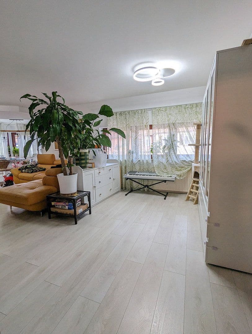 Pronájem bytu 4+1 145 m², Kriegstr., Pforzheim, Bádensko-Württembersko Pronájem bytu 4+1 145 m², Kriegstr., Pforzheim, Bádensko-Württembersko
