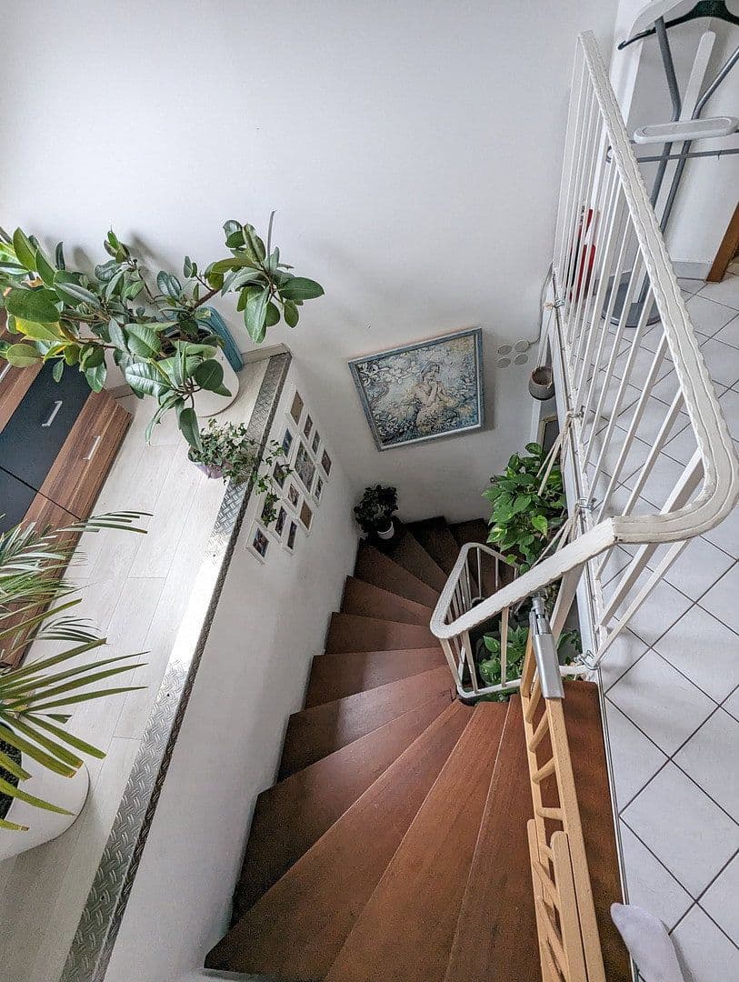 Pronájem bytu 4+1 145 m², Kriegstr., Pforzheim, Bádensko-Württembersko Pronájem bytu 4+1 145 m², Kriegstr., Pforzheim, Bádensko-Württembersko