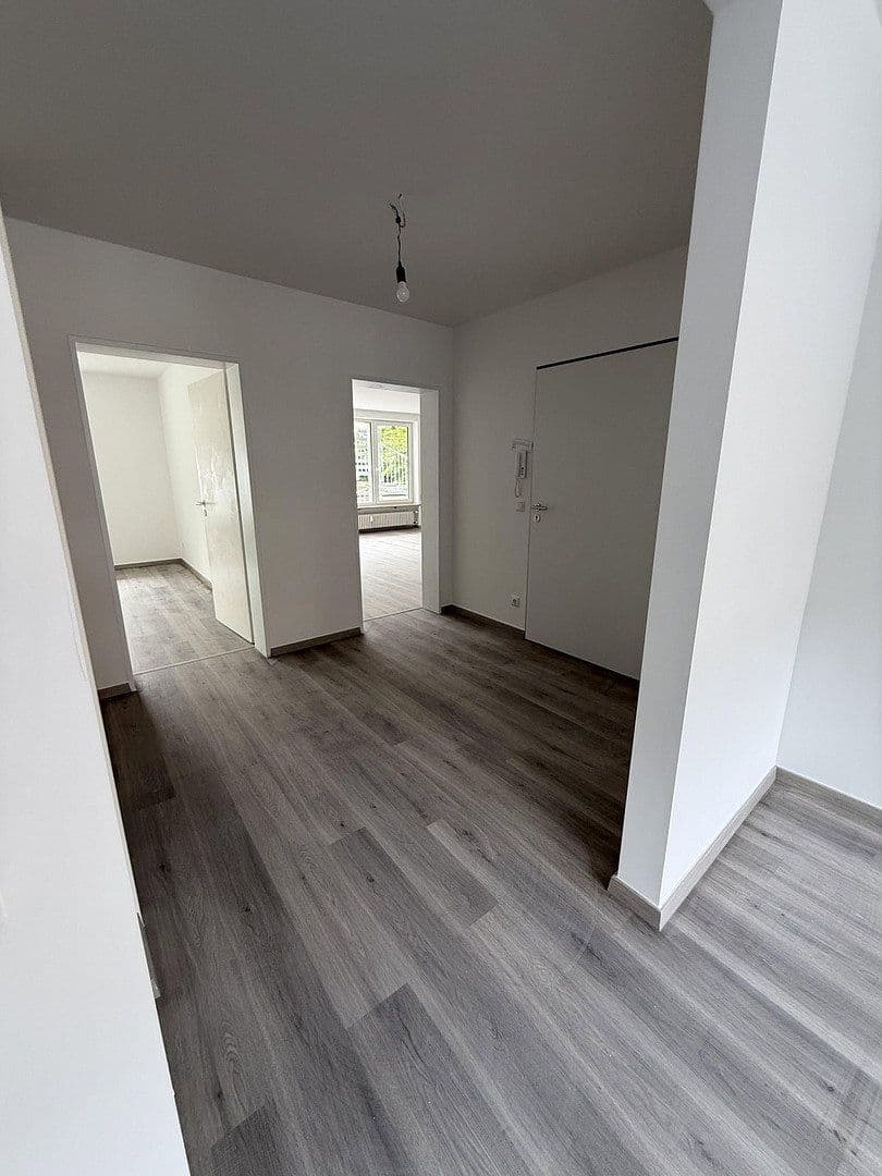 Pronájem bytu 2+1 110 m², Düsseldorf, Severní Porýní-Vestfálsko Pronájem bytu 2+1 110 m², Düsseldorf, Severní Porýní-Vestfálsko