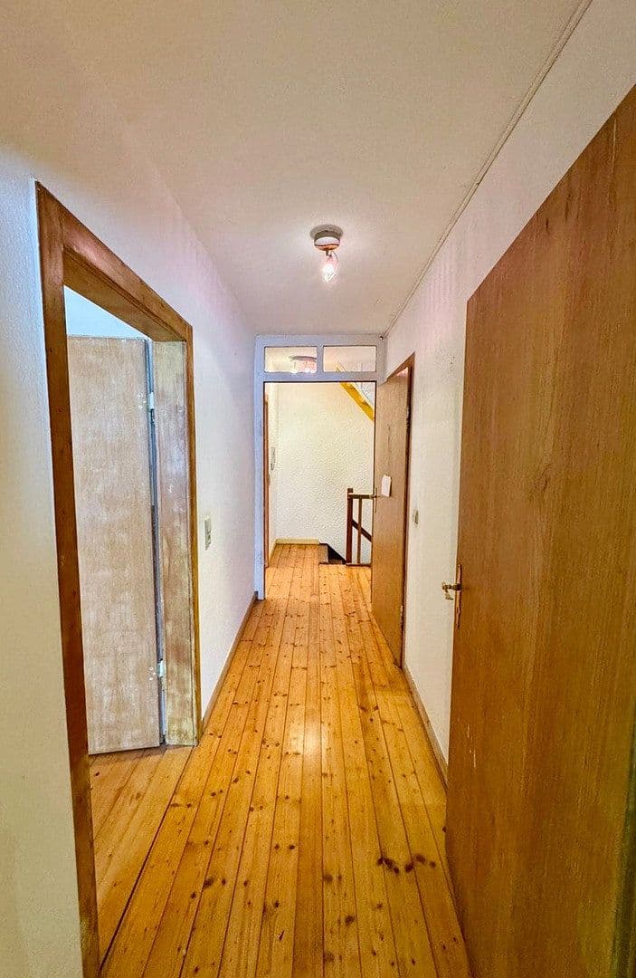 Prodej domu 169 m², pozemek 485 m², Kelterstraße 20, Walzbachtal, Bádensko-Württembersko Prodej domu 169 m², pozemek 485 m², Kelterstraße 20, Walzbachtal, Bádensko-Württembersko