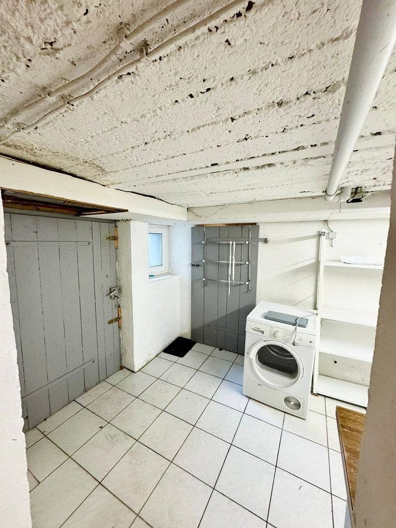 Prodej domu 169 m², pozemek 485 m², Kelterstraße 20, Walzbachtal, Bádensko-Württembersko Prodej domu 169 m², pozemek 485 m², Kelterstraße 20, Walzbachtal, Bádensko-Württembersko