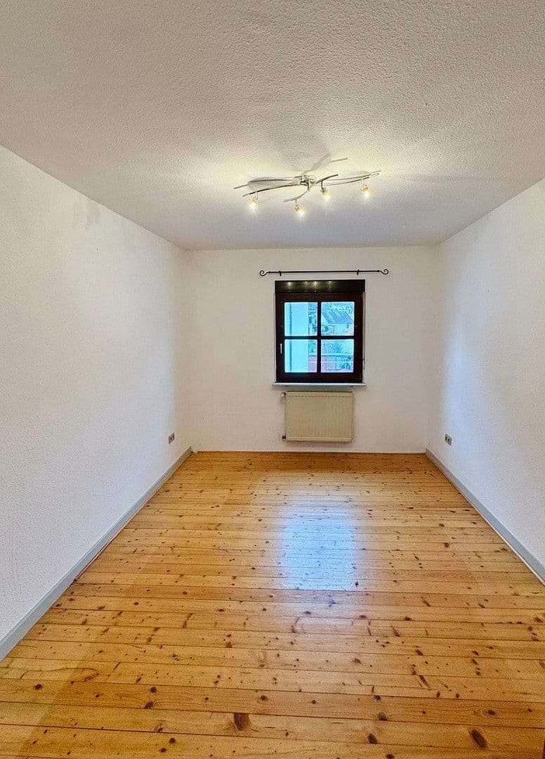Prodej domu 169 m², pozemek 485 m², Kelterstraße 20, Walzbachtal, Bádensko-Württembersko Prodej domu 169 m², pozemek 485 m², Kelterstraße 20, Walzbachtal, Bádensko-Württembersko