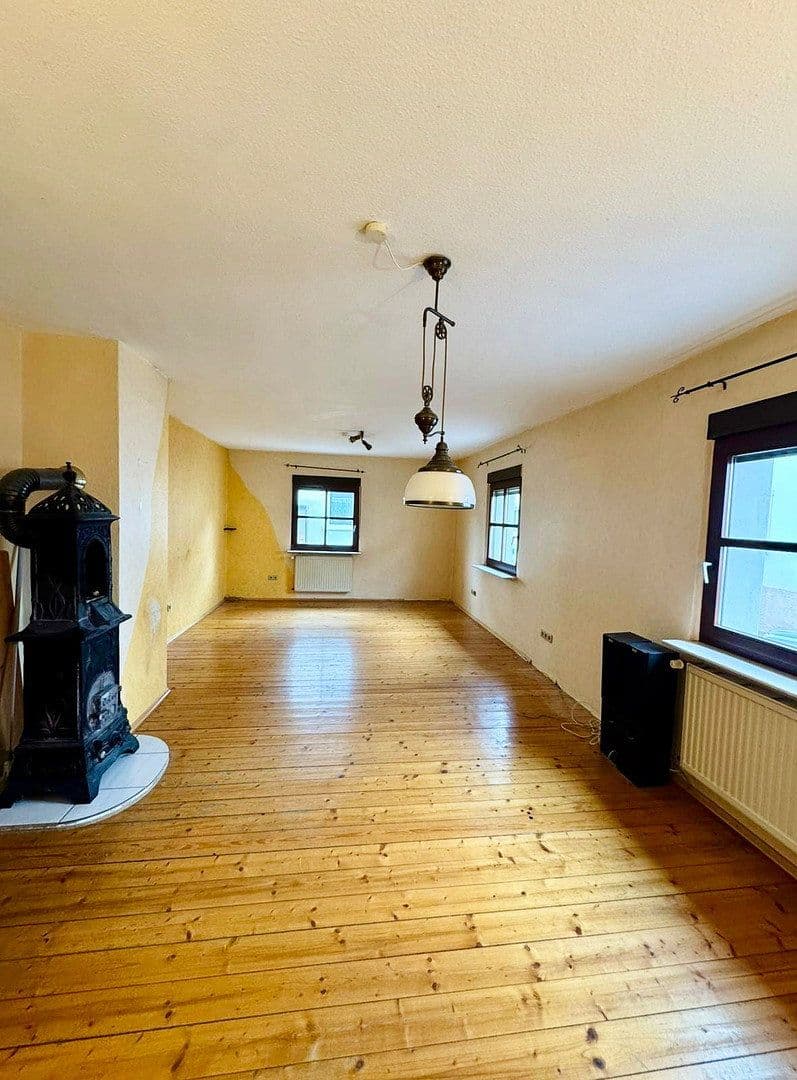 Prodej domu 169 m², pozemek 485 m², Kelterstraße 20, Walzbachtal, Bádensko-Württembersko Prodej domu 169 m², pozemek 485 m², Kelterstraße 20, Walzbachtal, Bádensko-Württembersko
