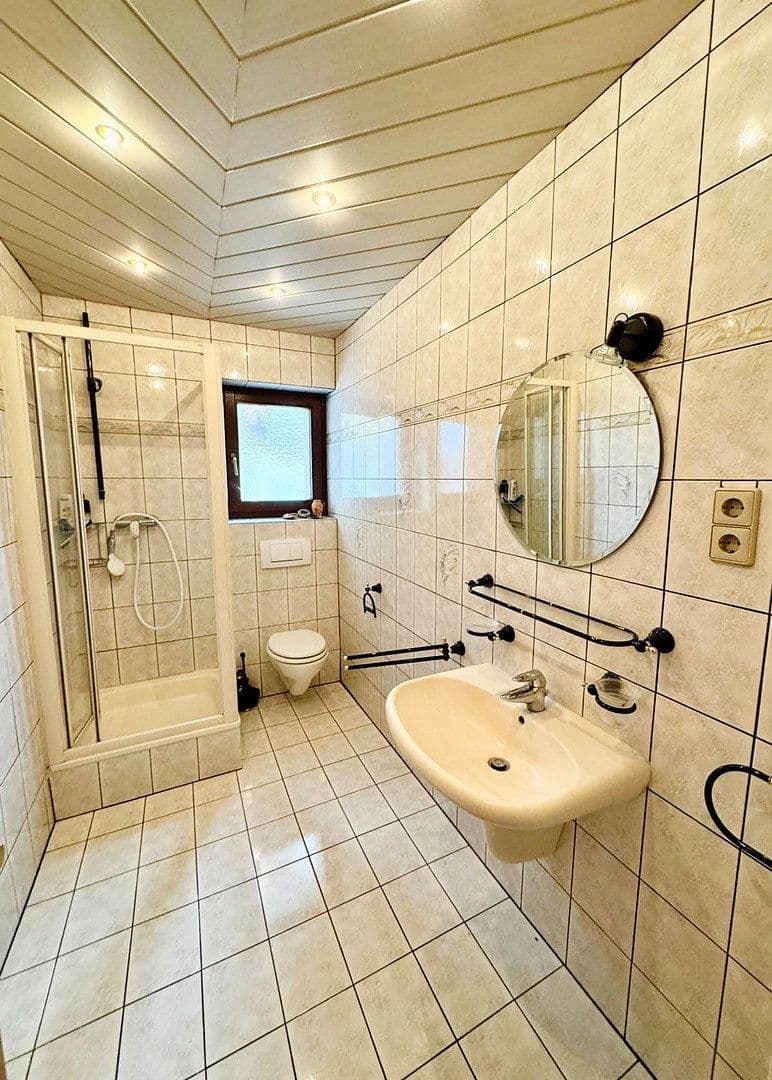 Prodej domu 169 m², pozemek 485 m², Kelterstraße 20, Walzbachtal, Bádensko-Württembersko Prodej domu 169 m², pozemek 485 m², Kelterstraße 20, Walzbachtal, Bádensko-Württembersko