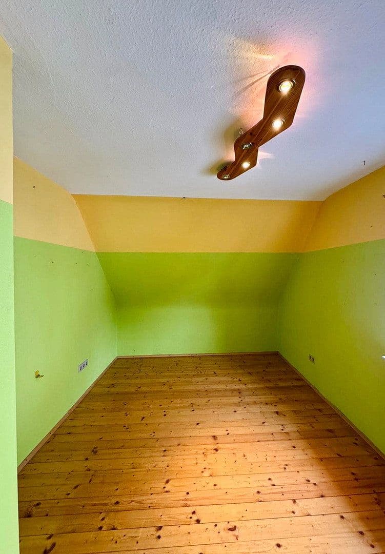 Prodej domu 169 m², pozemek 485 m², Kelterstraße 20, Walzbachtal, Bádensko-Württembersko Prodej domu 169 m², pozemek 485 m², Kelterstraße 20, Walzbachtal, Bádensko-Württembersko