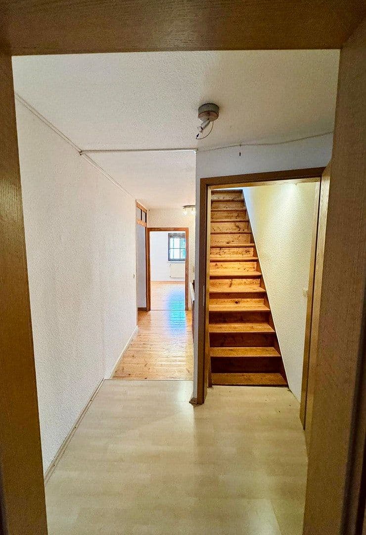 Prodej domu 169 m², pozemek 485 m², Kelterstraße 20, Walzbachtal, Bádensko-Württembersko Prodej domu 169 m², pozemek 485 m², Kelterstraße 20, Walzbachtal, Bádensko-Württembersko