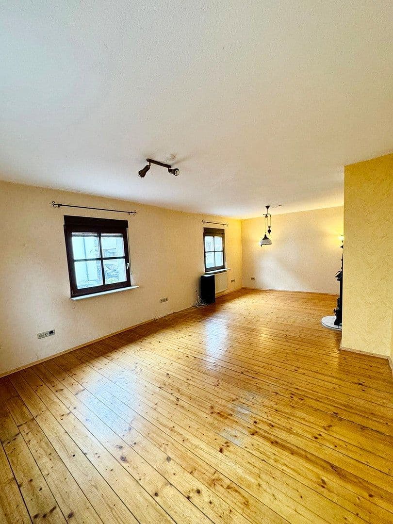 Prodej domu 169 m², pozemek 485 m², Kelterstraße 20, Walzbachtal, Bádensko-Württembersko Prodej domu 169 m², pozemek 485 m², Kelterstraße 20, Walzbachtal, Bádensko-Württembersko