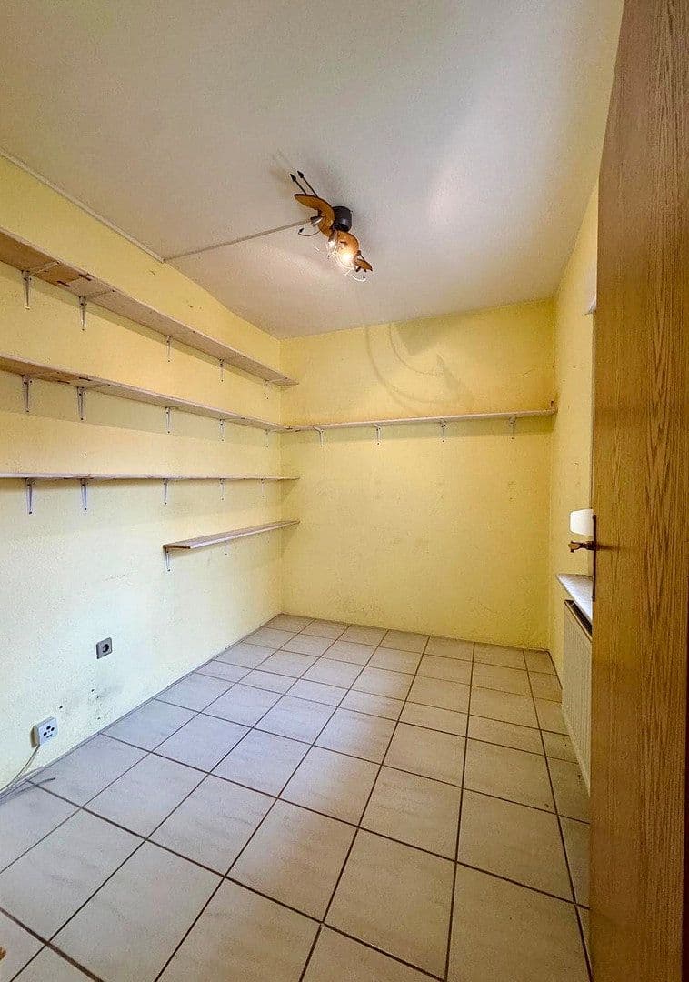 Prodej domu 169 m², pozemek 485 m², Kelterstraße 20, Walzbachtal, Bádensko-Württembersko Prodej domu 169 m², pozemek 485 m², Kelterstraße 20, Walzbachtal, Bádensko-Württembersko