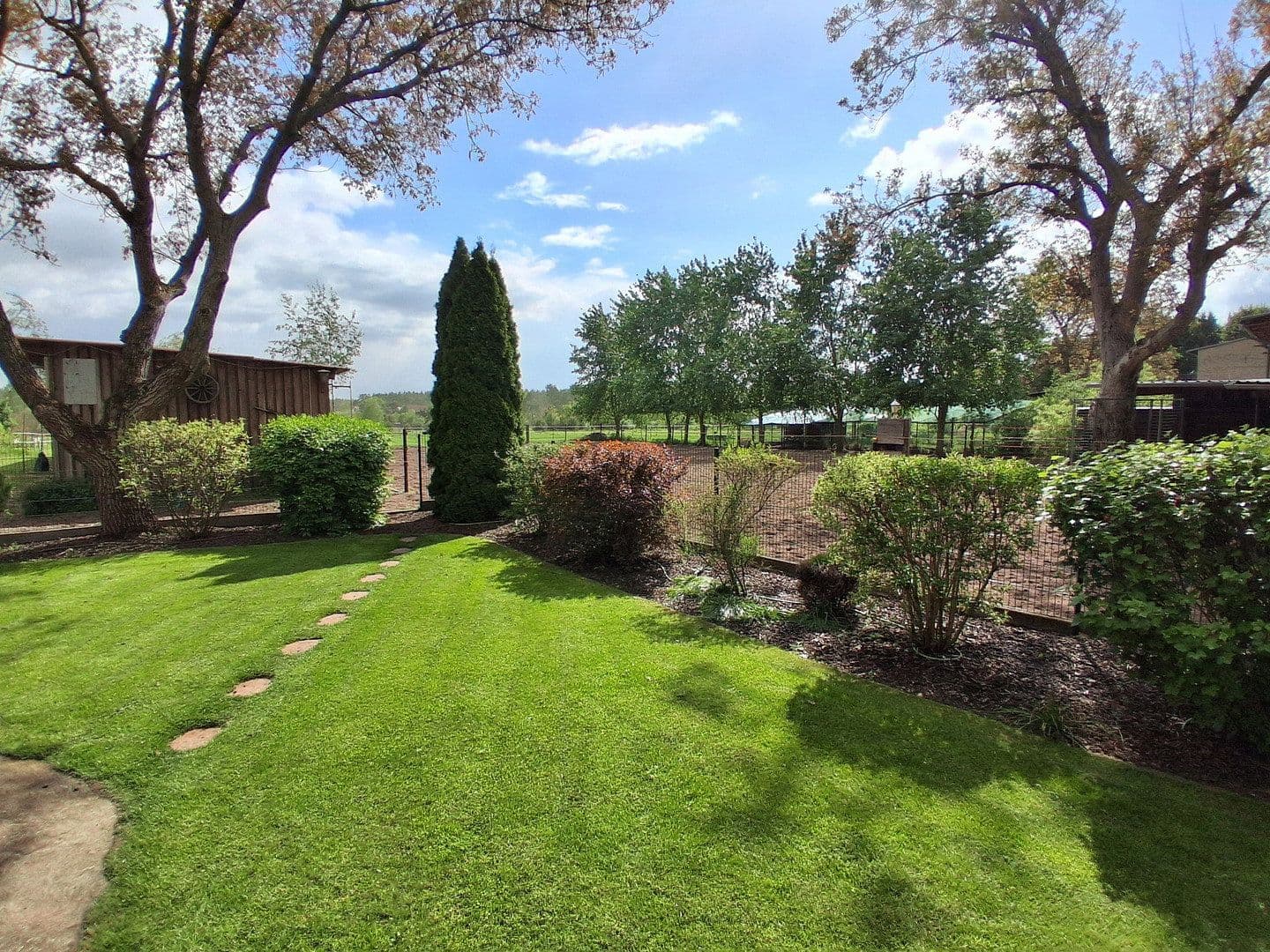 Prodej domu 170 m², pozemek 11.132 m², Kloster Lehnin, Braniborsko Prodej domu 170 m², pozemek 11.132 m², Kloster Lehnin, Braniborsko