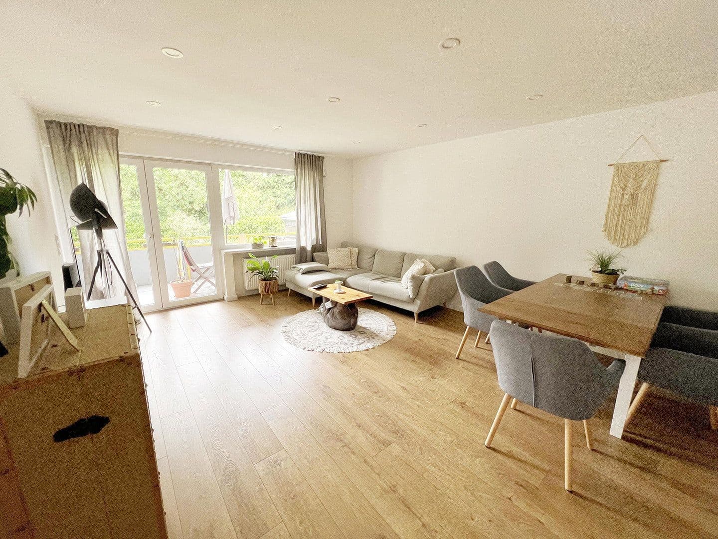 Pronájem bytu 3+1 88 m², Samansstr. 17, Bonn, Severní Porýní-Vestfálsko Pronájem bytu 3+1 88 m², Samansstr. 17, Bonn, Severní Porýní-Vestfálsko