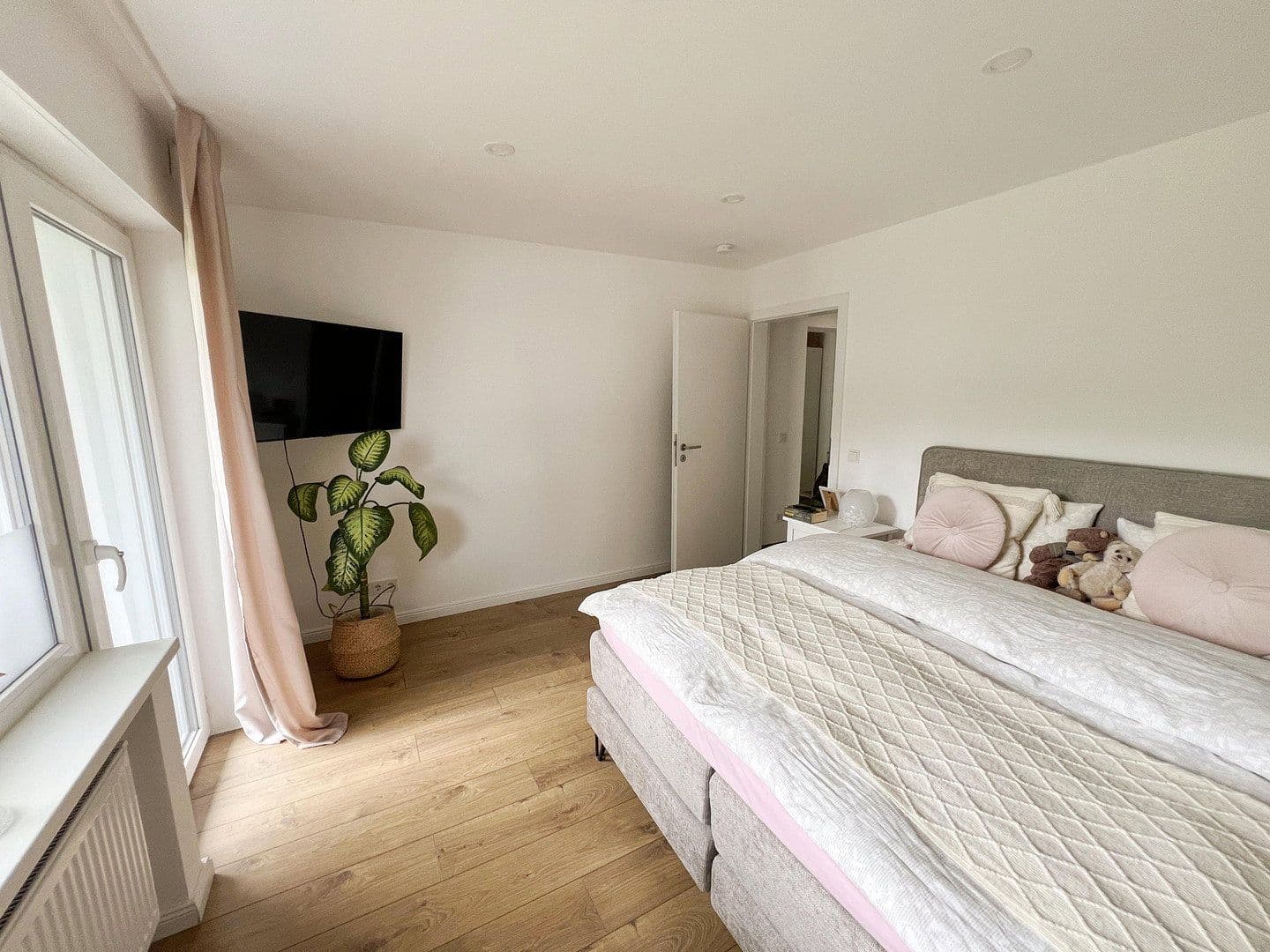 Pronájem bytu 3+1 88 m², Samansstr. 17, Bonn, Severní Porýní-Vestfálsko Pronájem bytu 3+1 88 m², Samansstr. 17, Bonn, Severní Porýní-Vestfálsko
