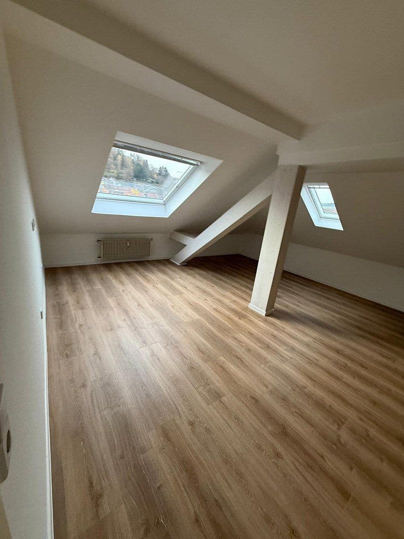 Pronájem bytu 5+1 200 m², Ludwig-Schmank-Str.1, Bad Orb, Hessen Pronájem bytu 5+1 200 m², Ludwig-Schmank-Str.1, Bad Orb, Hessen
