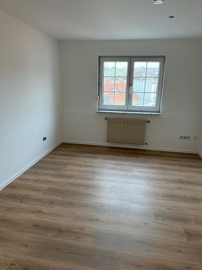 Pronájem bytu 5+1 200 m², Ludwig-Schmank-Str.1, Bad Orb, Hessen Pronájem bytu 5+1 200 m², Ludwig-Schmank-Str.1, Bad Orb, Hessen