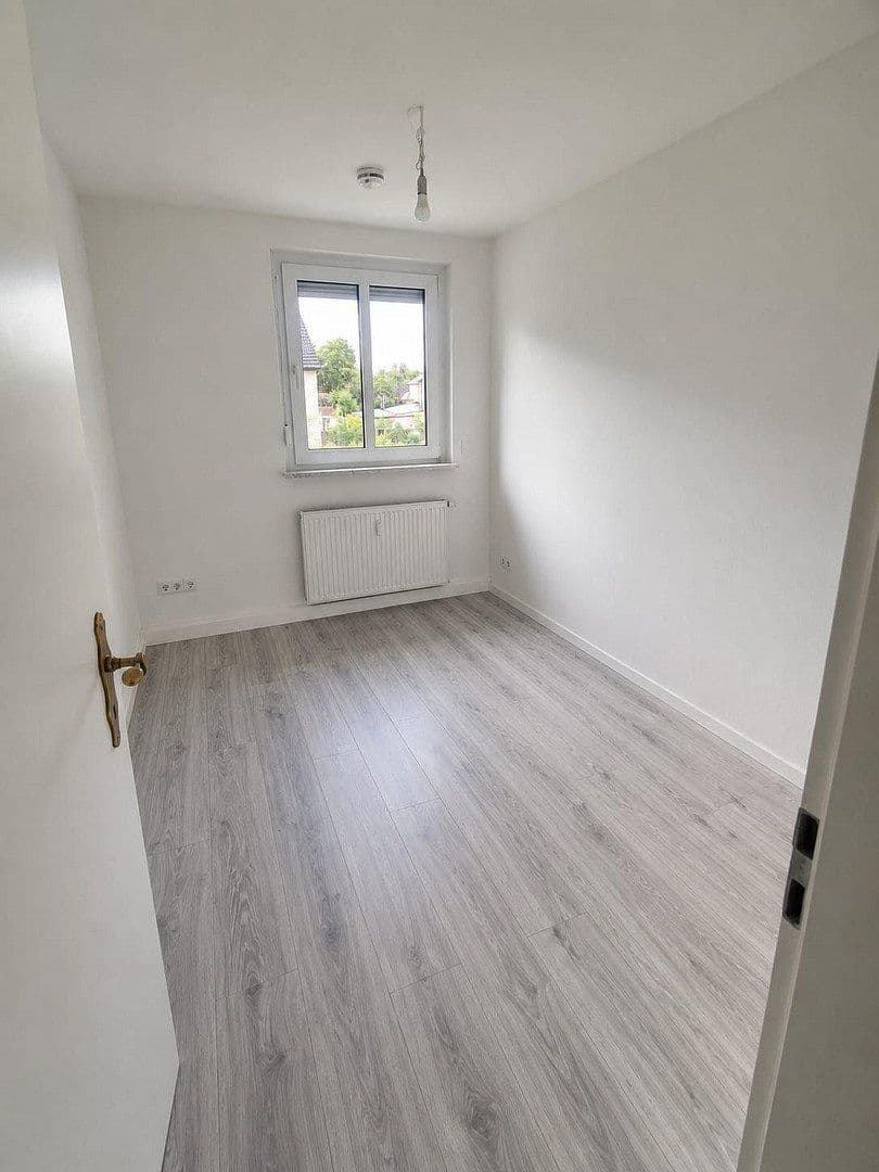 Pronájem bytu 4+1 80 m², Waldkraiburg, Bavorsko Pronájem bytu 4+1 80 m², Waldkraiburg, Bavorsko