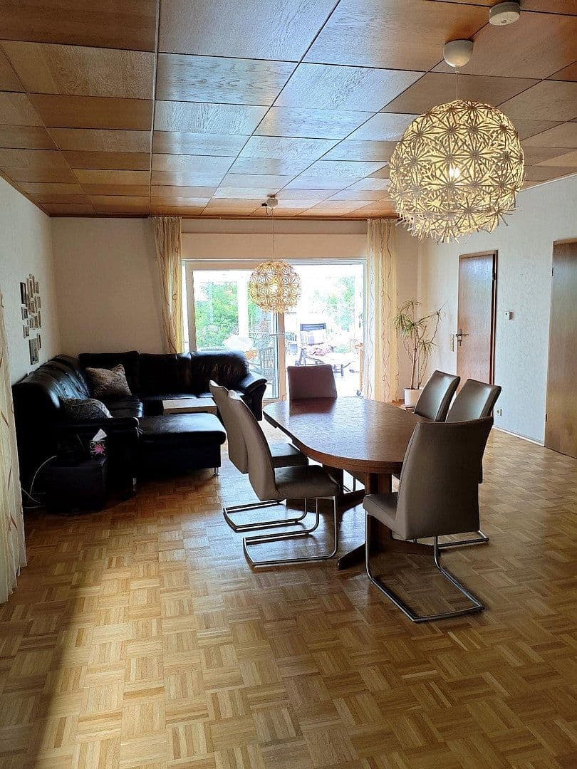 Pronájem domu 158 m², pozemek 895 m², Schulstraße 4, Neuwied, Porýní-Falc Pronájem domu 158 m², pozemek 895 m², Schulstraße 4, Neuwied, Porýní-Falc