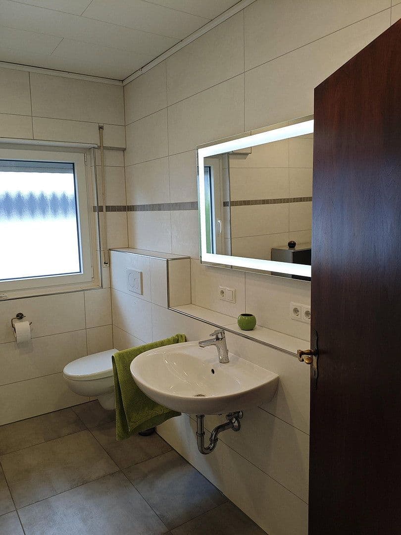 Pronájem domu 158 m², pozemek 895 m², Schulstraße 4, Neuwied, Porýní-Falc Pronájem domu 158 m², pozemek 895 m², Schulstraße 4, Neuwied, Porýní-Falc