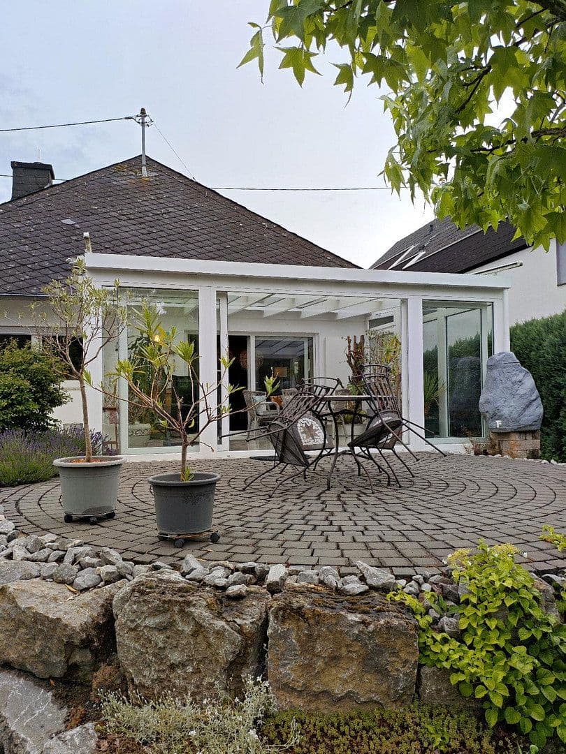 Pronájem domu 158 m², pozemek 895 m², Schulstraße 4, Neuwied, Porýní-Falc Pronájem domu 158 m², pozemek 895 m², Schulstraße 4, Neuwied, Porýní-Falc