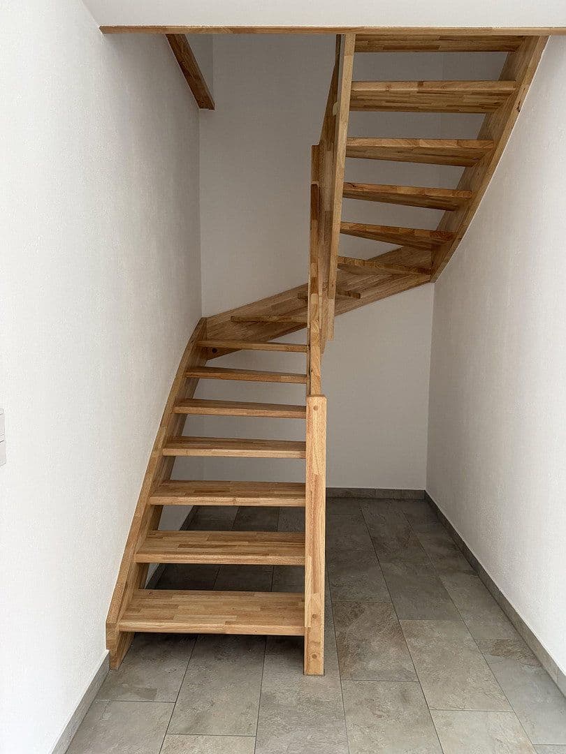 Pronájem domu 195 m², pozemek 500 m², Meiereiweg 25 c, Pirna, Sasko Pronájem domu 195 m², pozemek 500 m², Meiereiweg 25 c, Pirna, Sasko