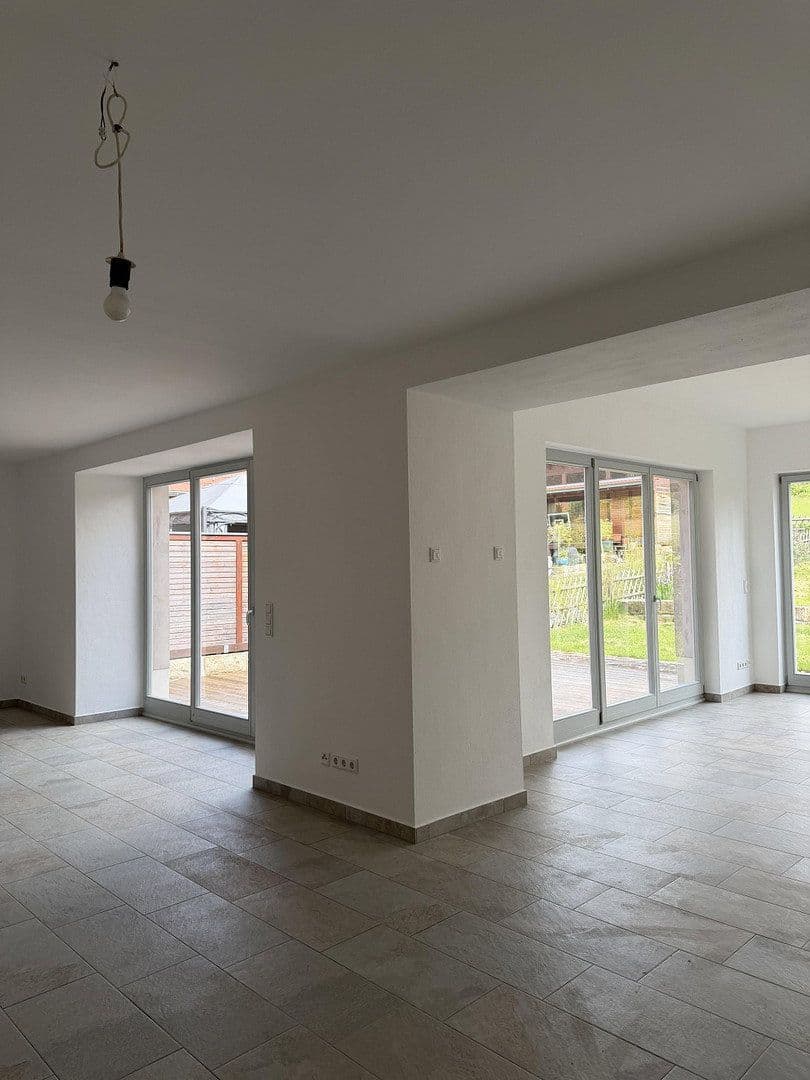 Pronájem domu 195 m², pozemek 500 m², Meiereiweg 25 c, Pirna, Sasko Pronájem domu 195 m², pozemek 500 m², Meiereiweg 25 c, Pirna, Sasko