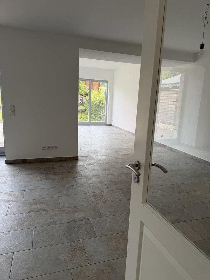 Pronájem domu 195 m², pozemek 500 m², Meiereiweg 25 c, Pirna, Sasko Pronájem domu 195 m², pozemek 500 m², Meiereiweg 25 c, Pirna, Sasko