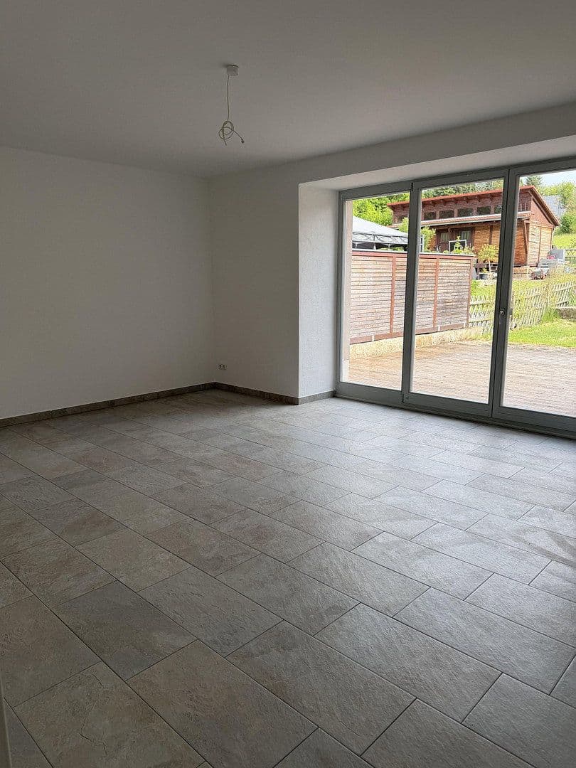 Pronájem domu 195 m², pozemek 500 m², Meiereiweg 25 c, Pirna, Sasko Pronájem domu 195 m², pozemek 500 m², Meiereiweg 25 c, Pirna, Sasko